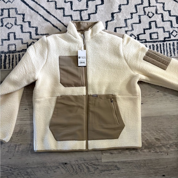 FIGS Women’s Cream Sherpa Fleece Jacket - Picture 2 of 9